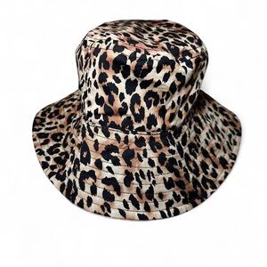 Reversible Leopard Print Baby Pink Bucket Hat